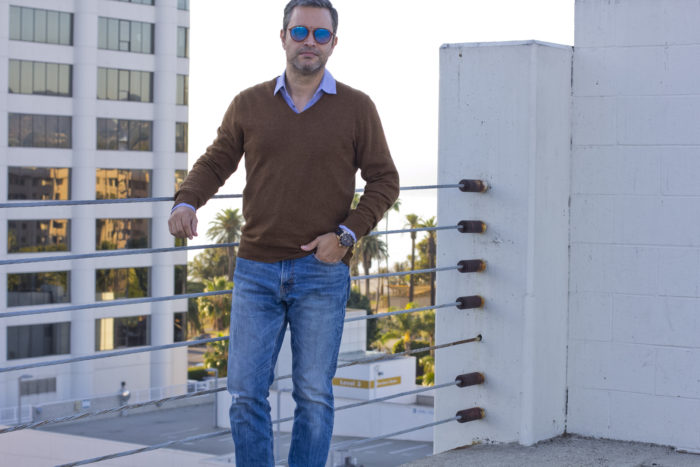 guy's blog guide on how to wear a v-neck sweater
